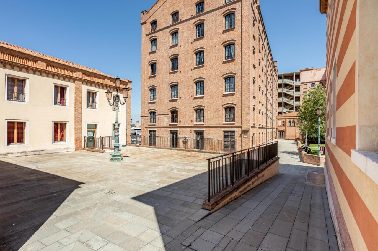 Molino Stucky Residence Suites Venesia Bagian luar foto